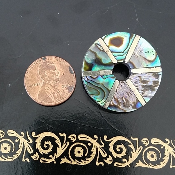 Sterling Silver Abalone Circle Pendant - Picture 5 of 5